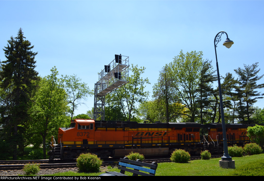 BNSF 8372